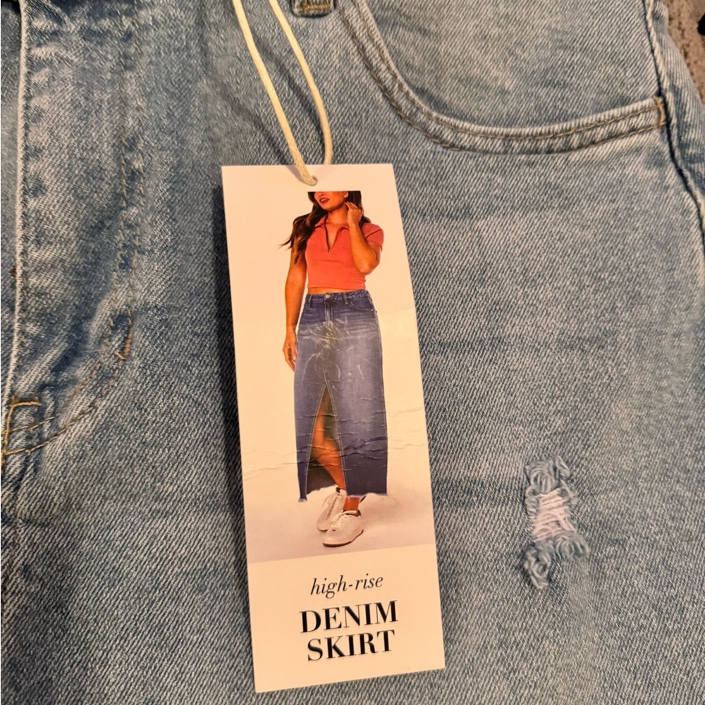 Denim Skirt with Slit - Picture 4 of 4